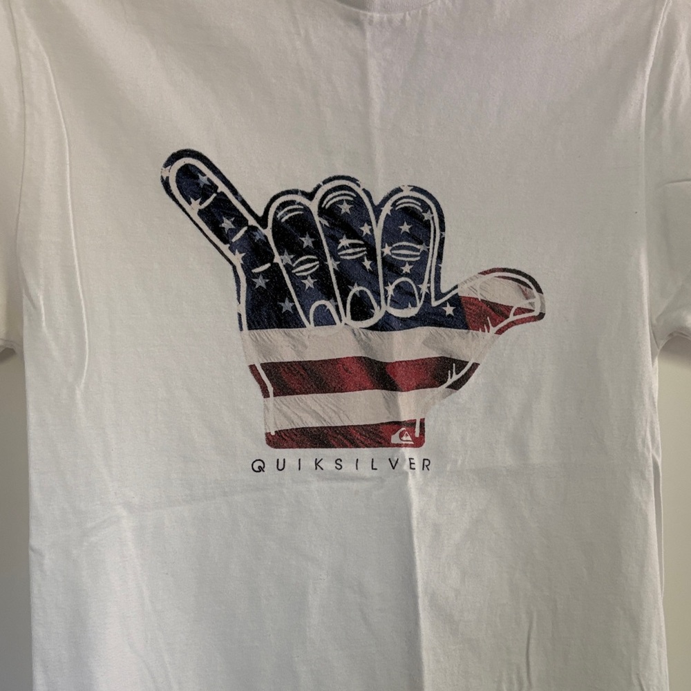 Quiksilver White Tee with American Hang-Ten Design 🇺🇸 • Small • NWOT